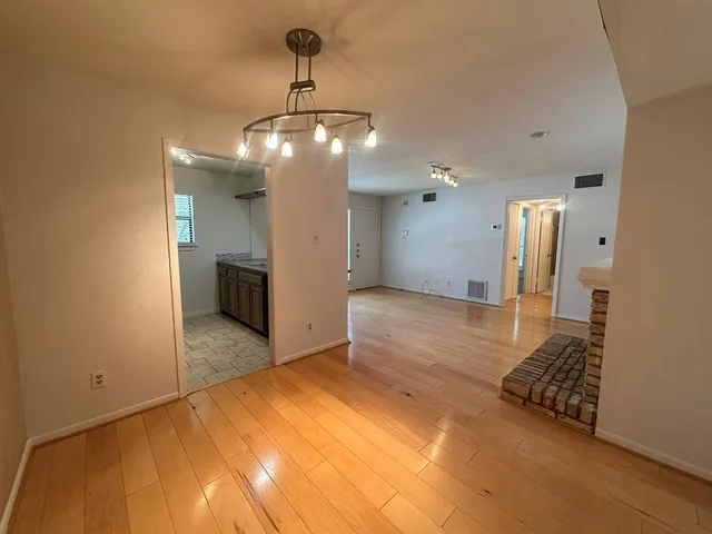 $1,100 | 4049 Herschel Avenue, Unit F, Dallas, TX 75219