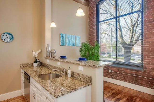 $3,225 | 216 West Street, Unit 4, Keene, NH 03431