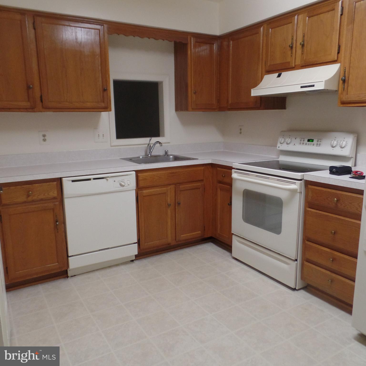 7 Fieldstone Court Silver Spring, MD 20905 - Photo 2 of 12