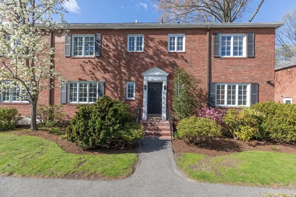 $1,550,000 | 18 Still Street, Unit 25, Brookline, MA 02446