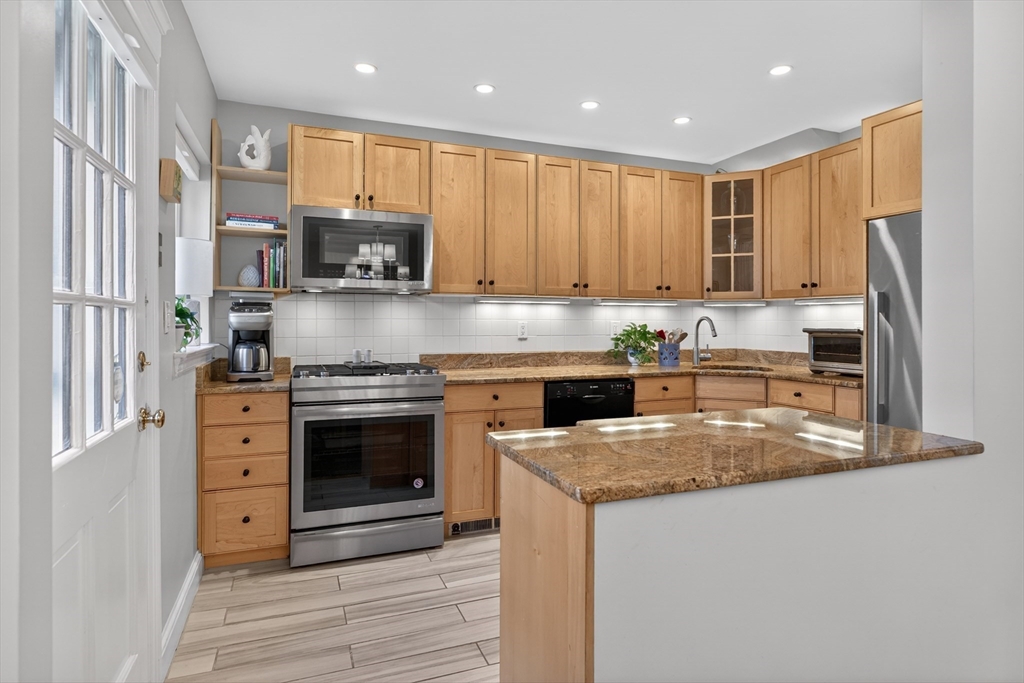 18 Still Street, Unit 25 Brookline, MA 02446 - Photo 11 of 38