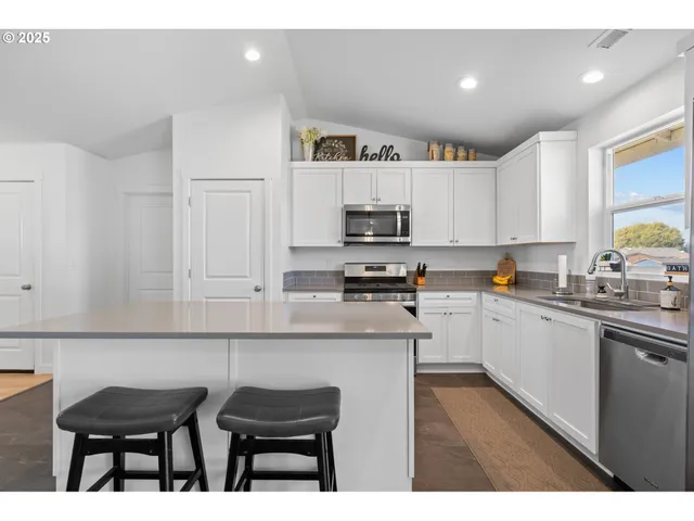 $340,000 | 129 Southwest Eagle Drive, Boardman, OR 97818