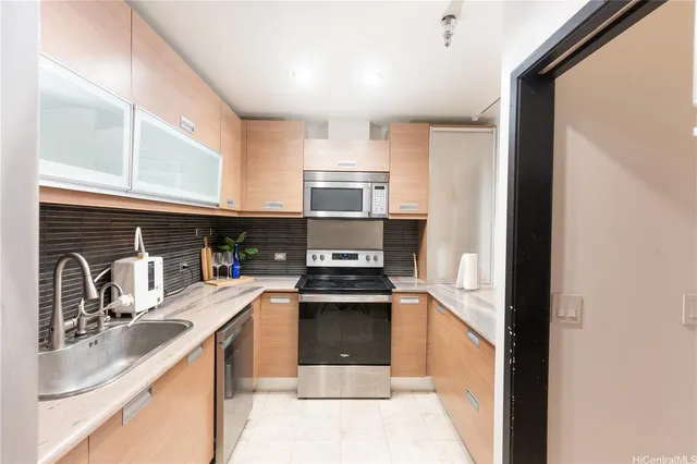 $999,900 | 725 Kapiolani Boulevard, Unit 617, Honolulu, HI 96813