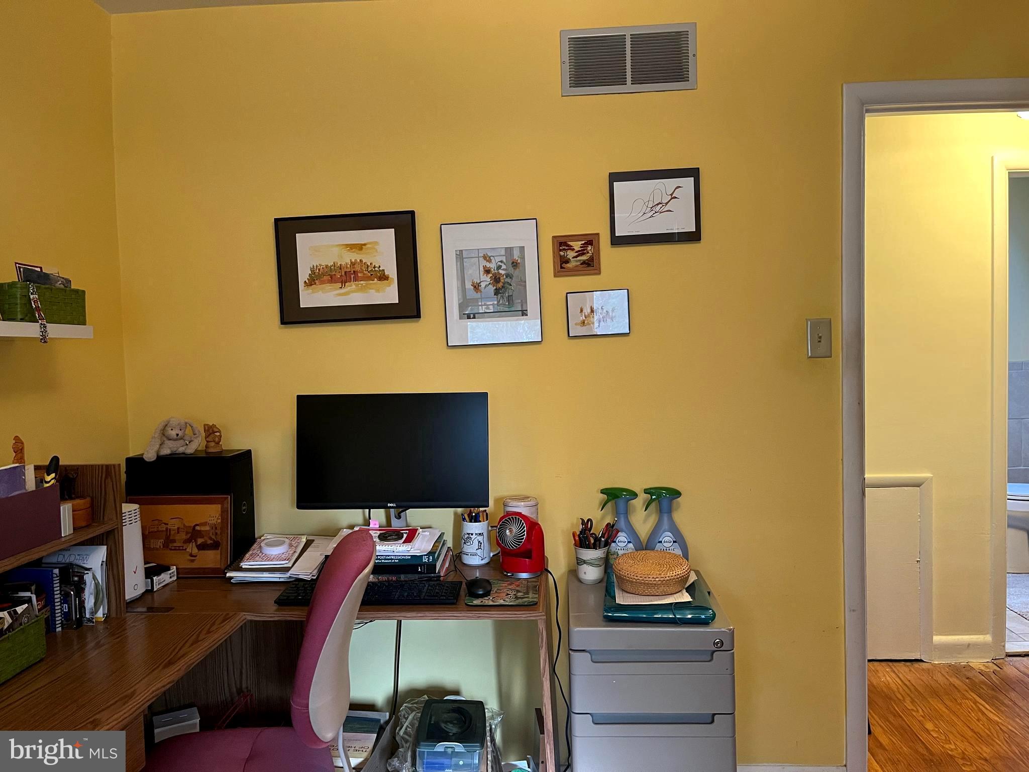 9609 Clark Street Philadelphia, PA 19115 - Photo 17 of 46 a room with a workspace