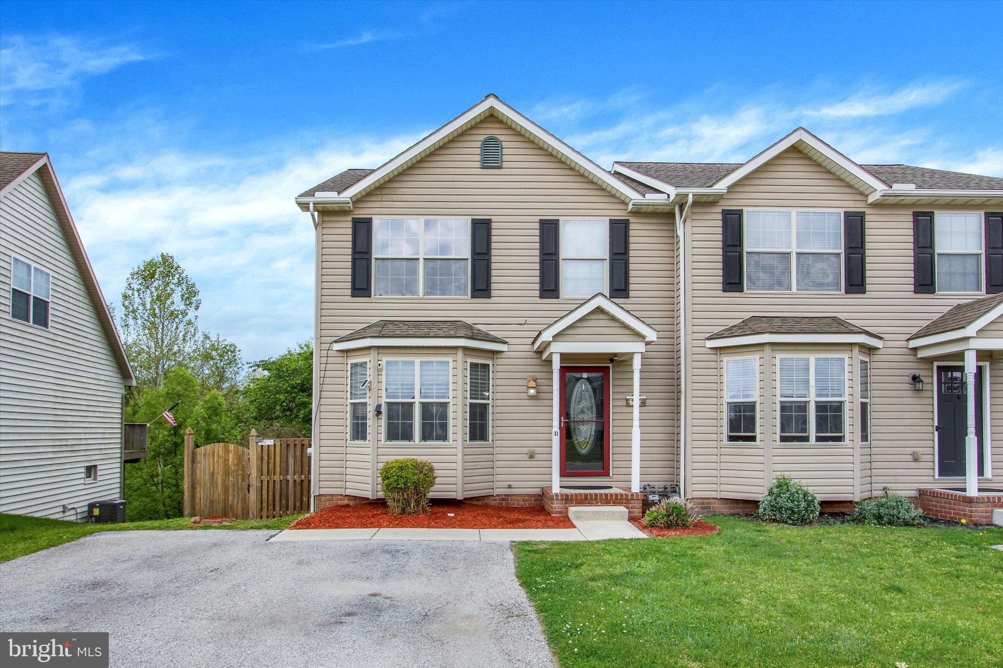 31 Hemlock Drive Hanover, PA 17331 - Photo 1 of 27