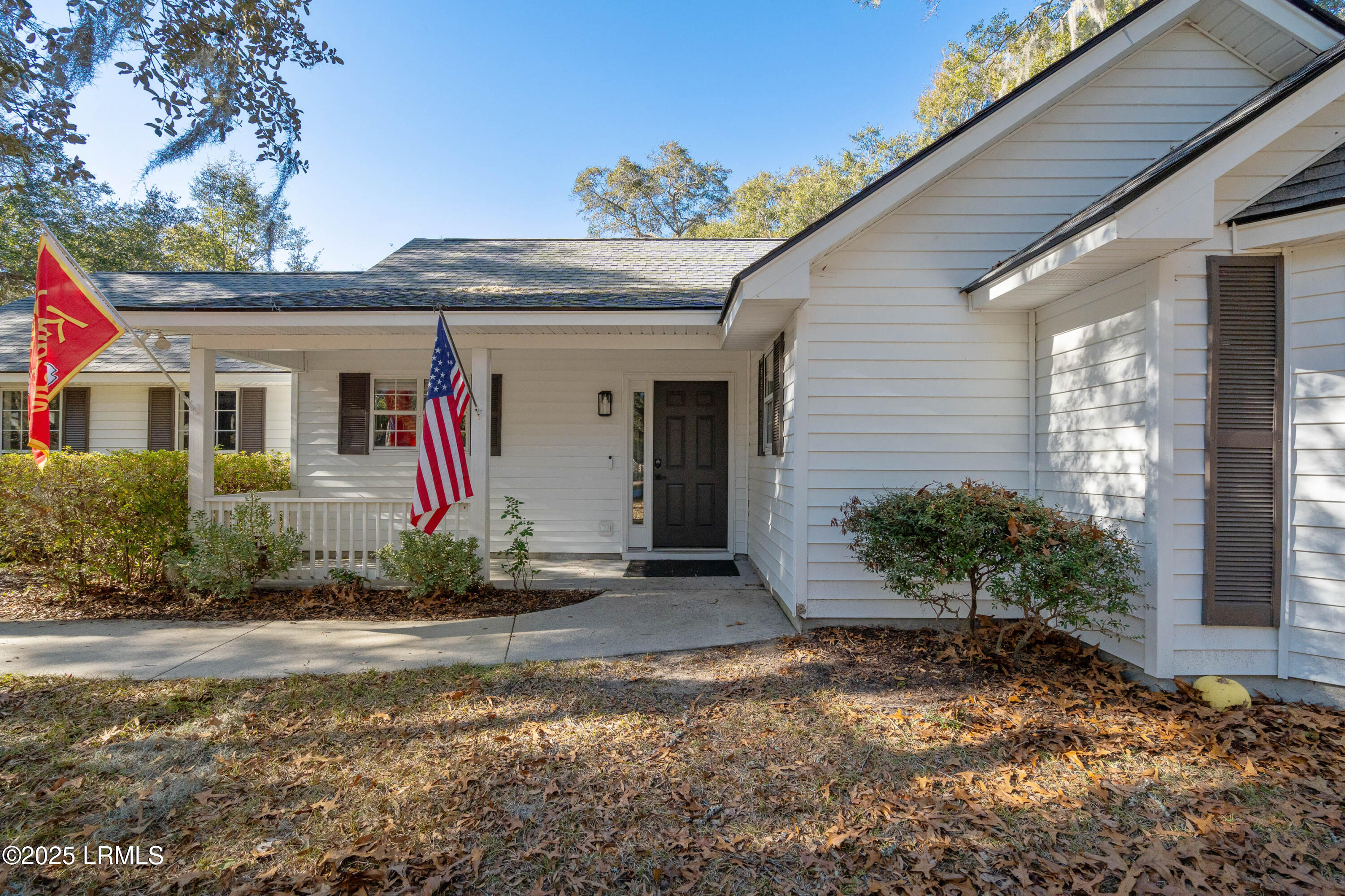 2 Beau Circle Beaufort, SC 29907 - Photo 5 of 39 2 Beau Cir-9
