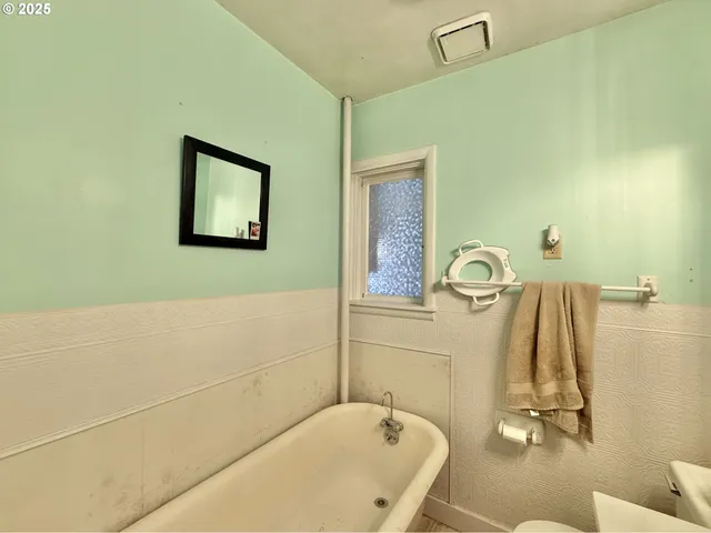 $258,000 | 338 Inland Drive, Canyon City, OR 97820