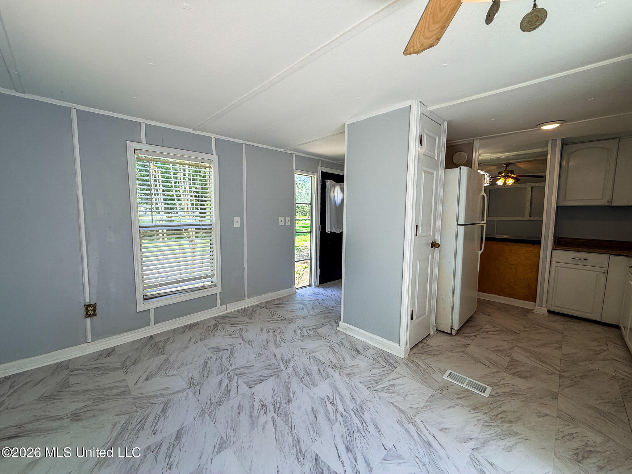 143 Maple Street Florence, MS 39073 - Photo 5 of 37 IMG_0372