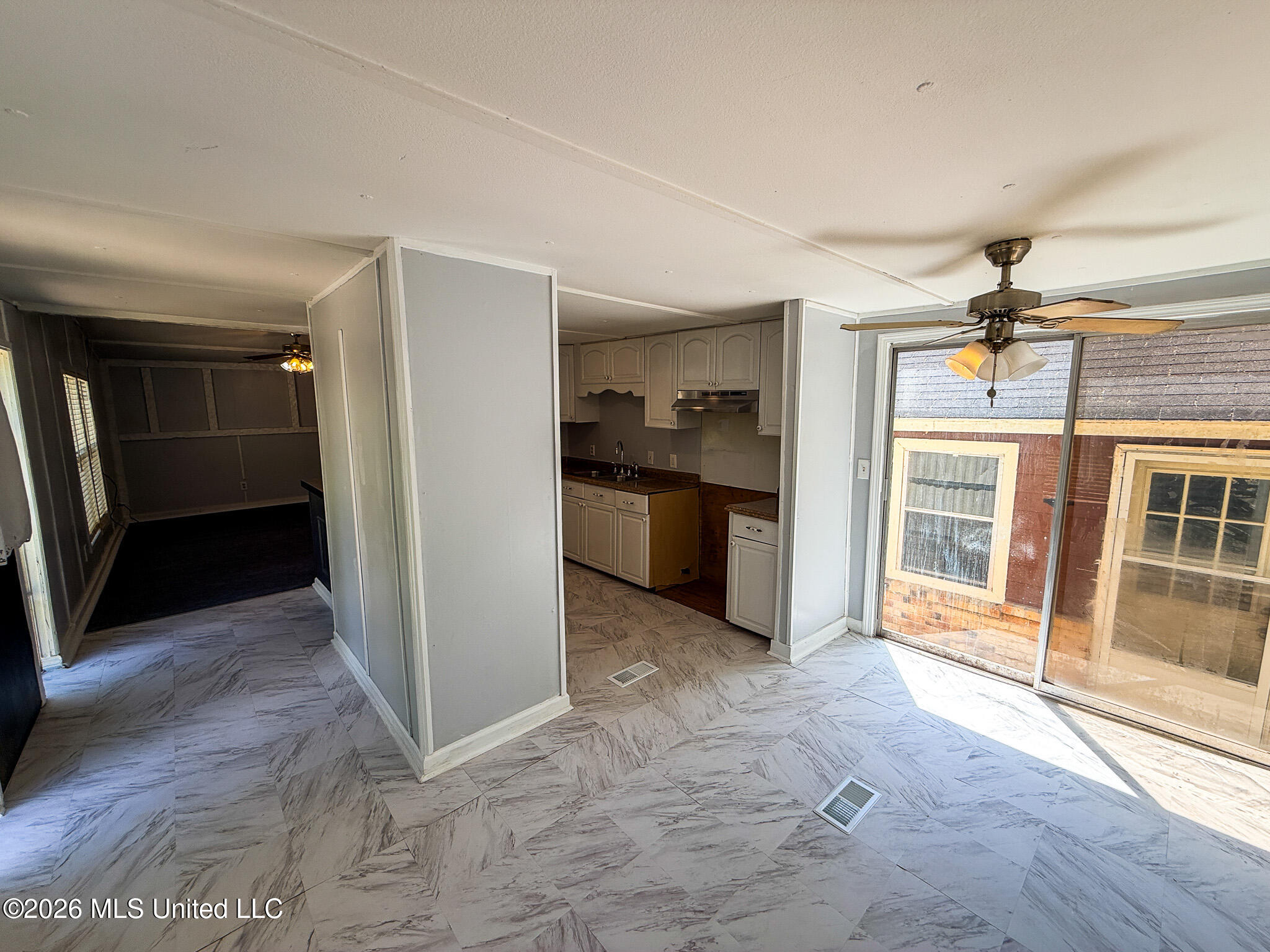 143 Maple Street Florence, MS 39073 - Photo 6 of 37 IMG_0373