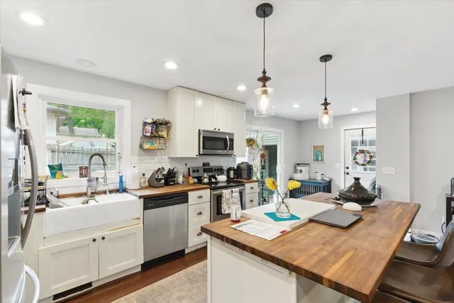 $379,500 | 5 Daffodil Lane, Madison, WI 53714