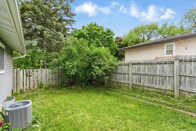 $379,500 | 5 Daffodil Lane, Madison, WI 53714