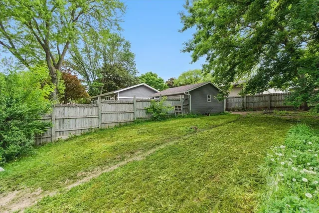 $379,500 | 5 Daffodil Lane, Madison, WI 53714