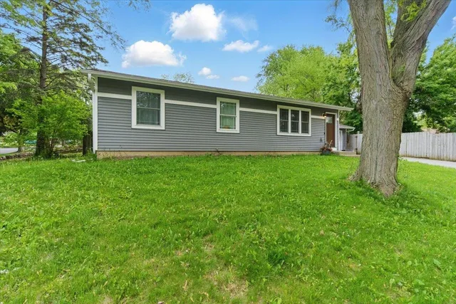 $379,500 | 5 Daffodil Lane, Madison, WI 53714