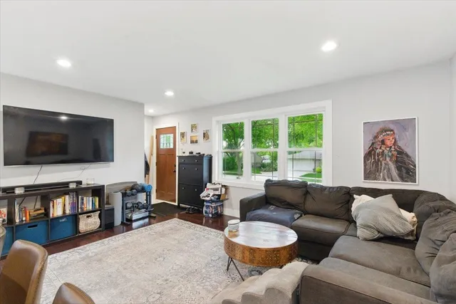 $379,500 | 5 Daffodil Lane, Madison, WI 53714