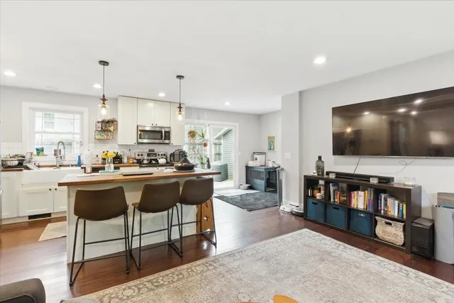 $379,500 | 5 Daffodil Lane, Madison, WI 53714