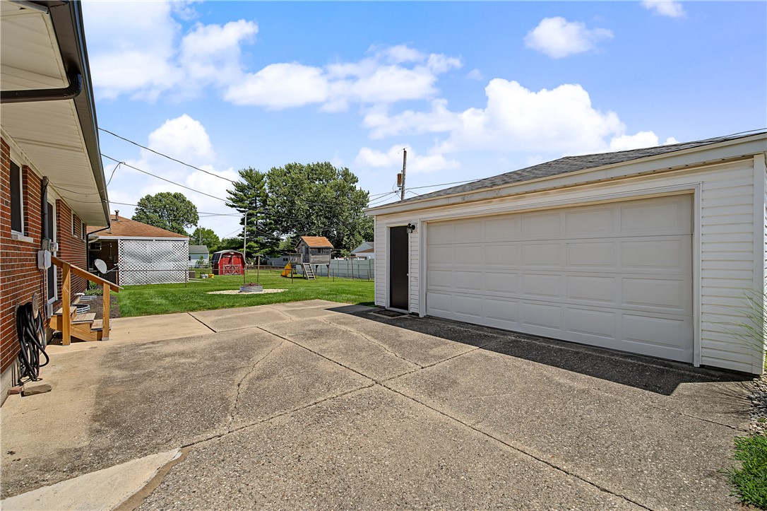 1209 Student Avenue Springfield, OH 45503 - Photo 39 of 47