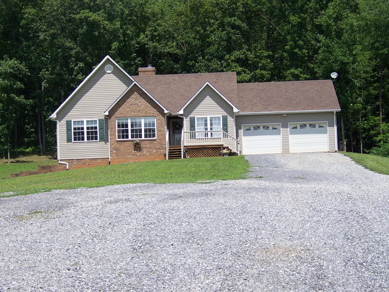 672 Lees Gap Road Fincastle, VA 24090 - Photo 1 of 37 Front