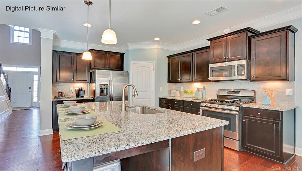 9431 Inverness Bay Road Charlotte, NC 28278 - Photo 5 of 24 Gallery Image 5