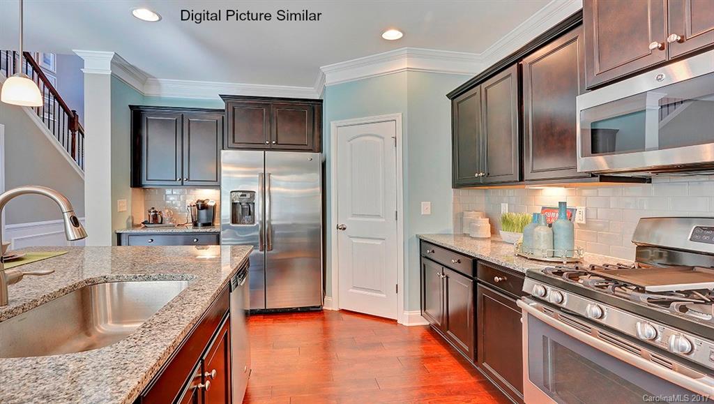 9431 Inverness Bay Road Charlotte, NC 28278 - Photo 6 of 24 Gallery Image 6