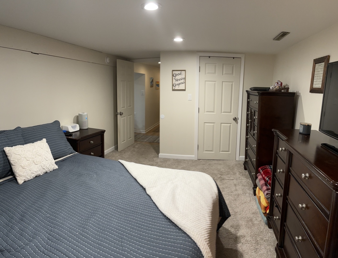 201 Kent Road McHenry, IL 60051 - Photo 7 of 25 a bed room with a bed and a television