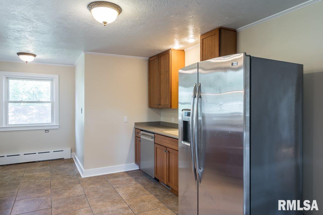 2432 Jersey Ridge Road Davenport, IA 52803 - Photo 12 of 22 Gallery Image 12