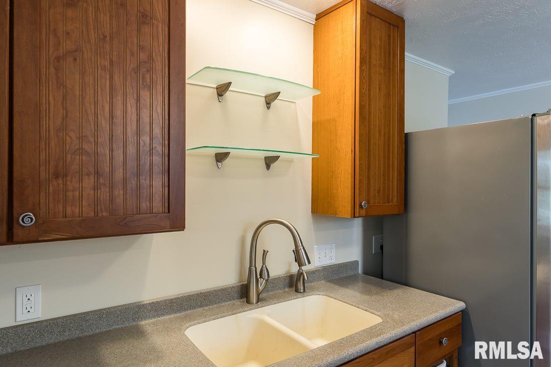 2432 Jersey Ridge Road Davenport, IA 52803 - Photo 13 of 22 Gallery Image 13
