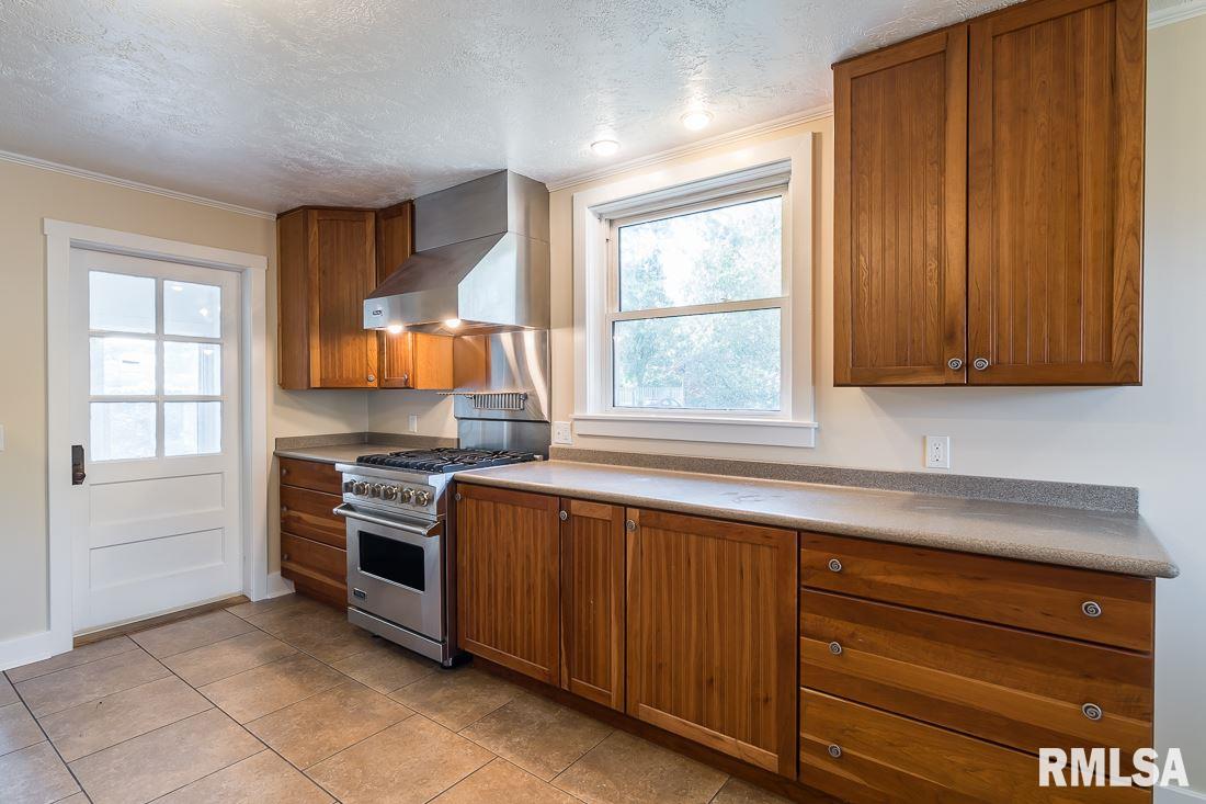 2432 Jersey Ridge Road Davenport, IA 52803 - Photo 14 of 22 Gallery Image 14