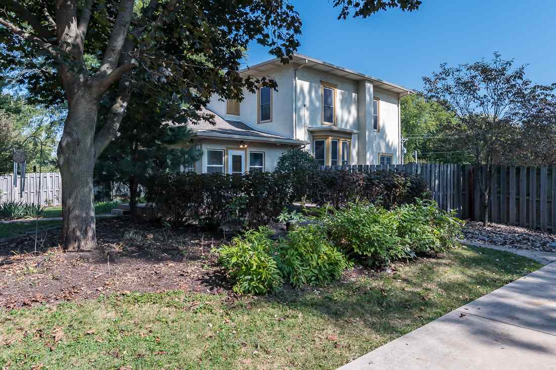 2432 Jersey Ridge Road Davenport, IA 52803 - Photo 4 of 22 Gallery Image 4