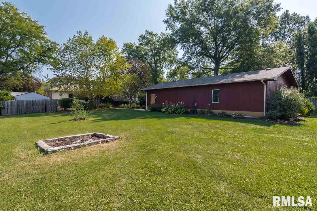 2432 Jersey Ridge Road Davenport, IA 52803 - Photo 7 of 22 Gallery Image 7