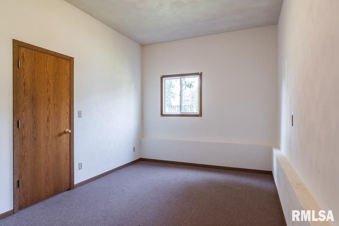 2432 Jersey Ridge Road Davenport, IA 52803 - Photo 9 of 22 Gallery Image 9
