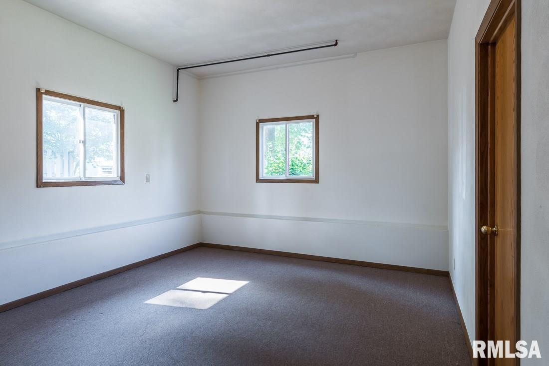 2432 Jersey Ridge Road Davenport, IA 52803 - Photo 10 of 22 Gallery Image 10