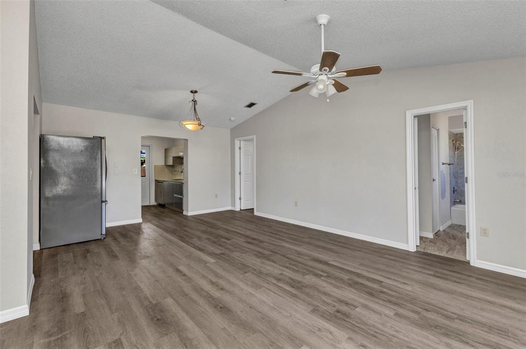 428 Briarwood Road Venice, FL 34293 - Photo 13 of 41