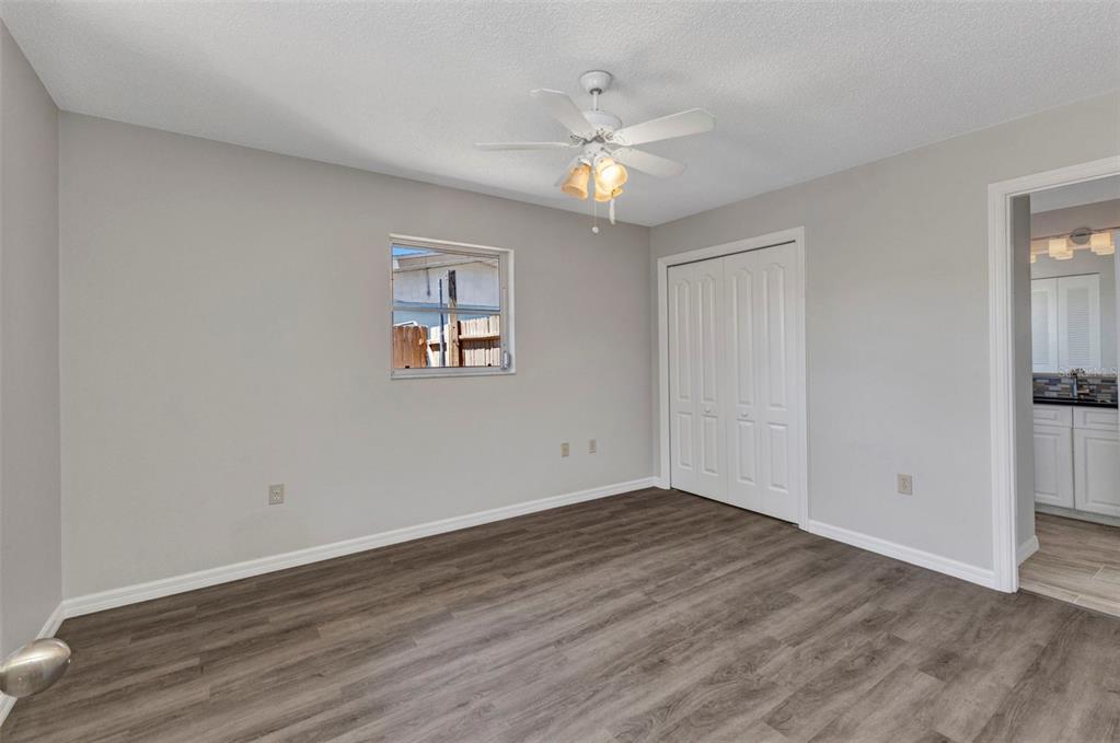 428 Briarwood Road Venice, FL 34293 - Photo 18 of 41