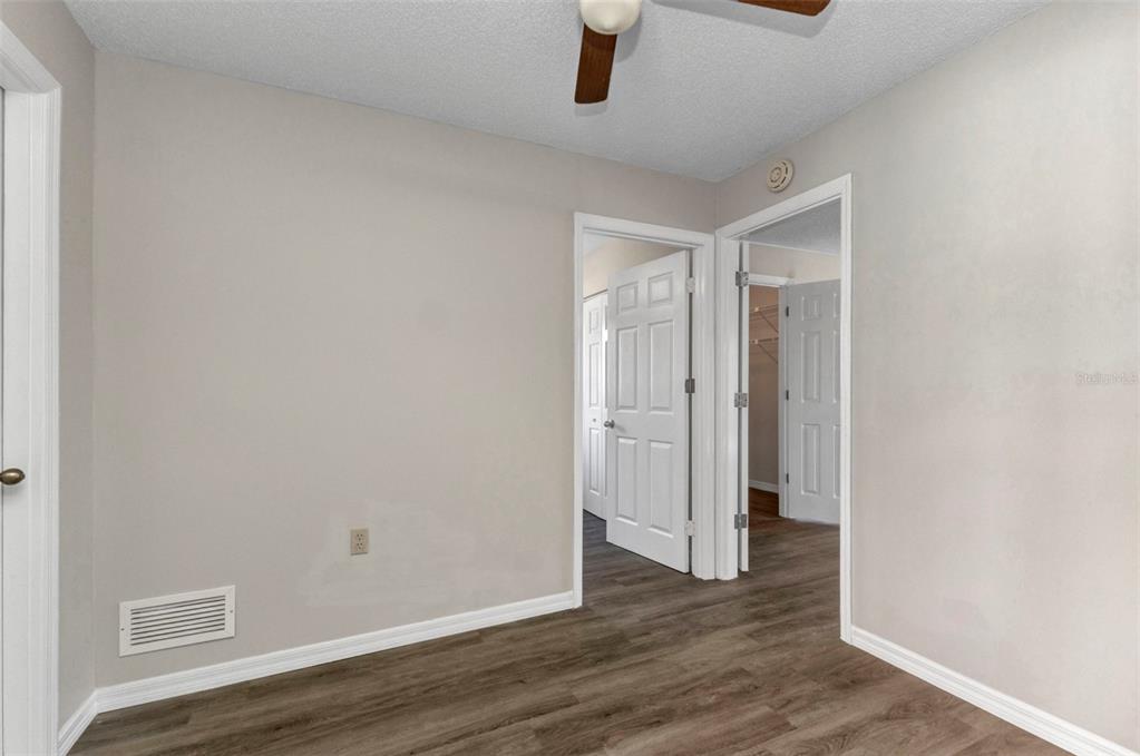 428 Briarwood Road Venice, FL 34293 - Photo 23 of 41