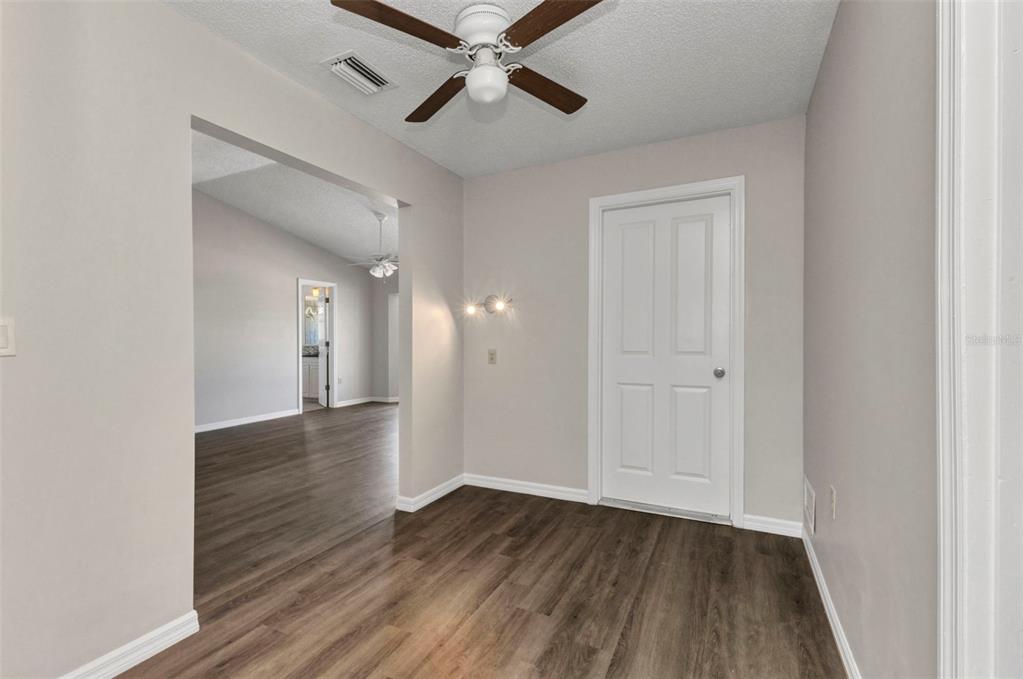 428 Briarwood Road Venice, FL 34293 - Photo 24 of 41