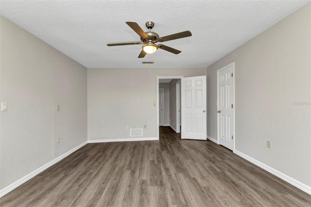 428 Briarwood Road Venice, FL 34293 - Photo 29 of 41