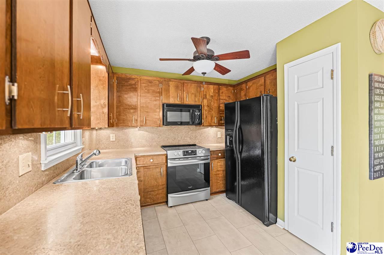 3167 Beechwood Road Florence, SC 29501 - Photo 7 of 31 Gallery Image 7