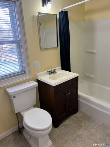 $1,900 | 8 Lewis Avenue, Westbrook, CT 06498