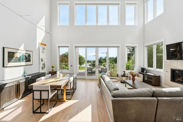 $2,200,000 | 4990 Lakepointe Circle, Santa Rosa, CA 95403