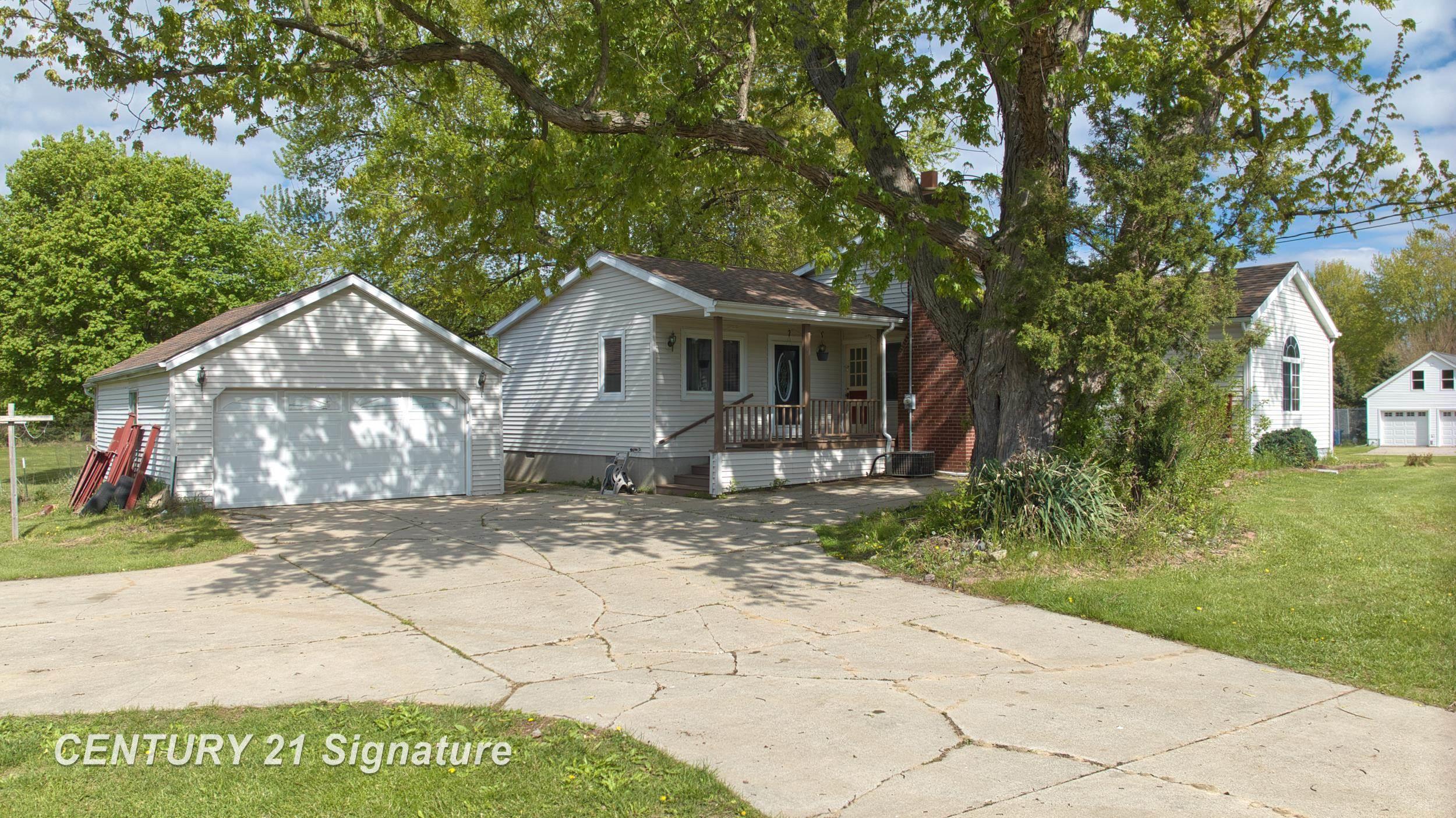 10021 North Clio Road Clio, MI 48420 - Photo 2 of 42
