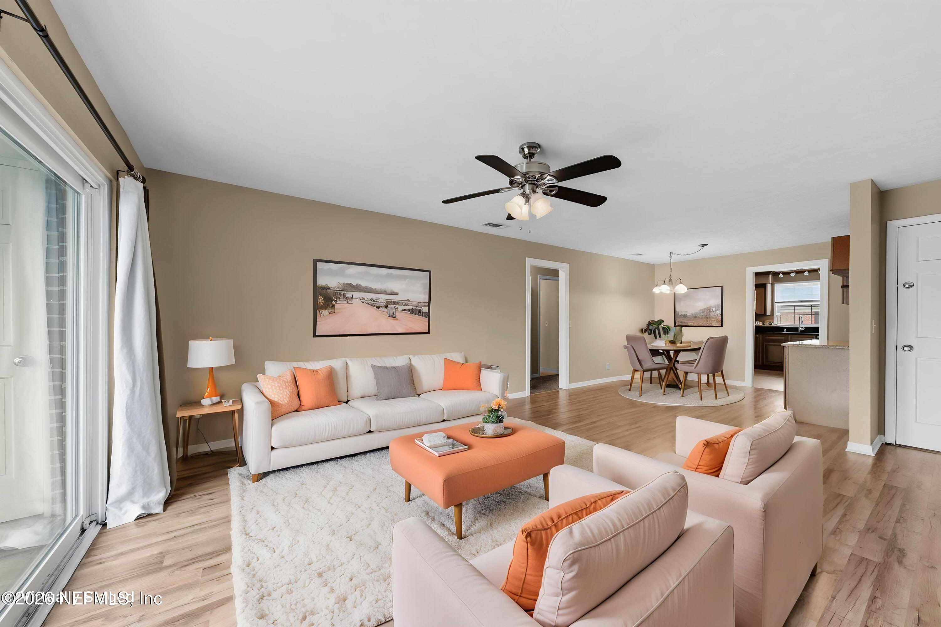 4915 Baymeadows Road, Unit 3C Jacksonville, FL 32217 - Photo 4 of 27 Living Area