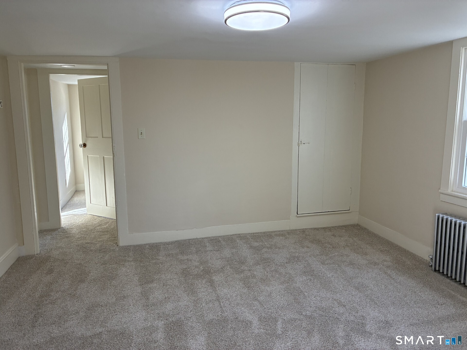 92 A Huntingtown Road Newtown, CT 06470 - Photo 13 of 27 Living room