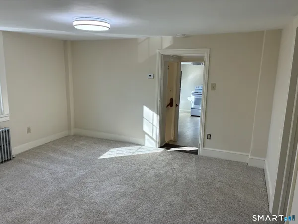 $1,950 | 92 A Huntingtown Road, Newtown, CT 06470