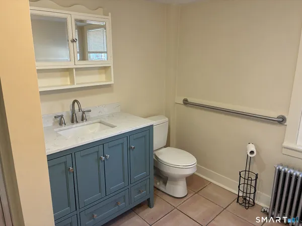 $1,950 | 92 A Huntingtown Road, Newtown, CT 06470