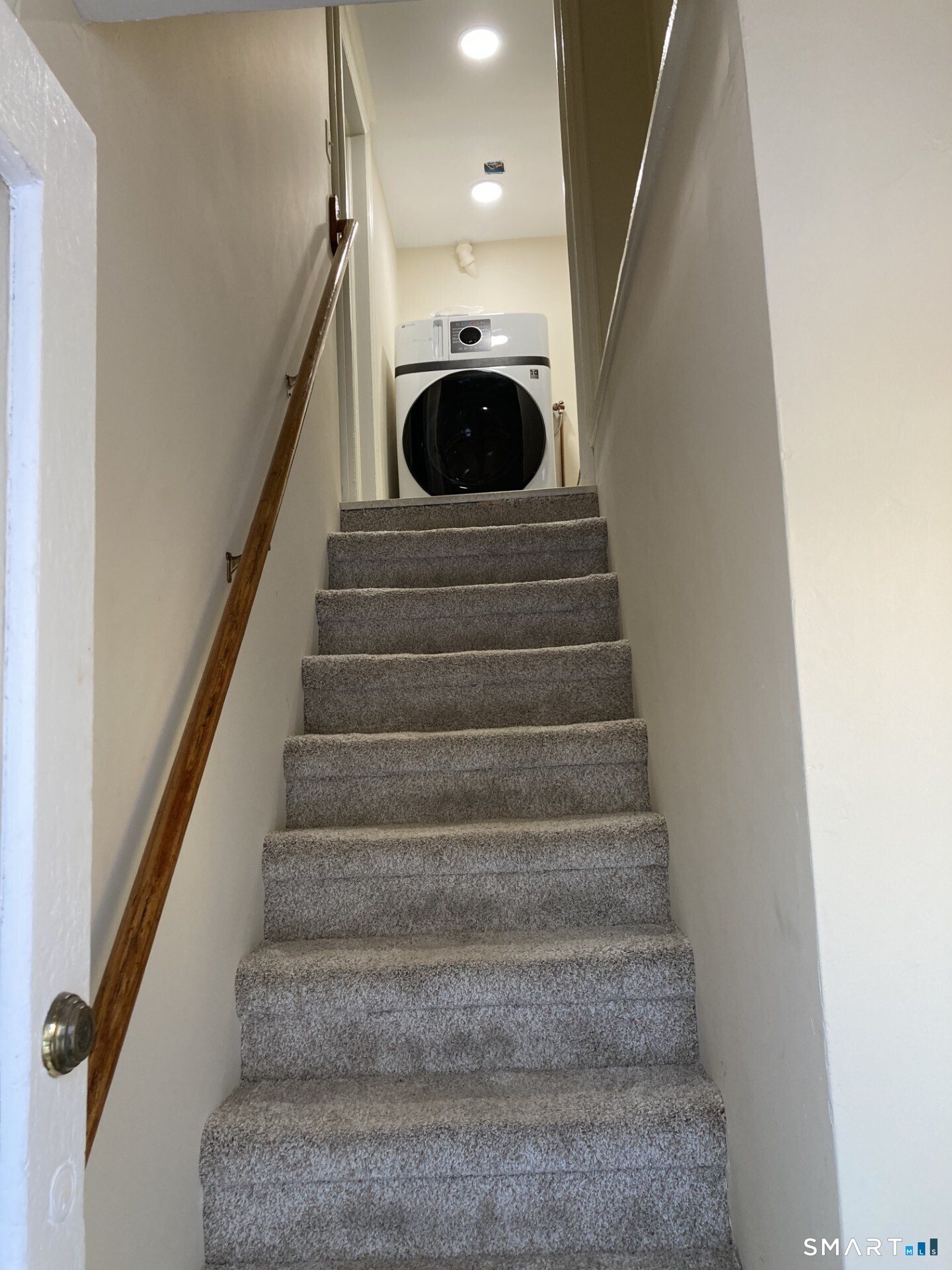 92 A Huntingtown Road Newtown, CT 06470 - Photo 5 of 24 Apartment Entry Stairs