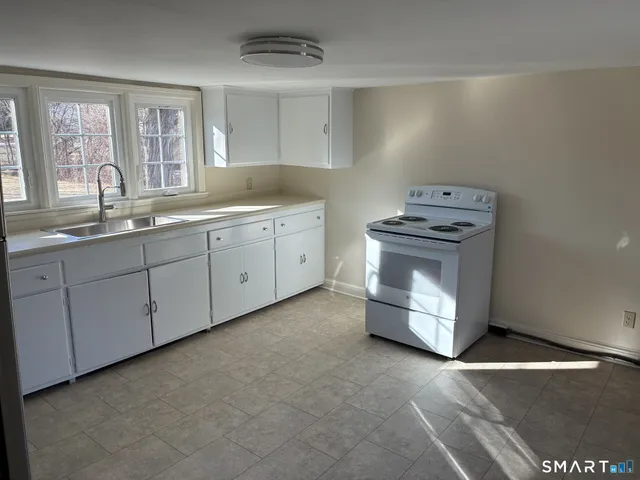 $2,250 | 92 A Huntingtown Road, Newtown, CT 06470