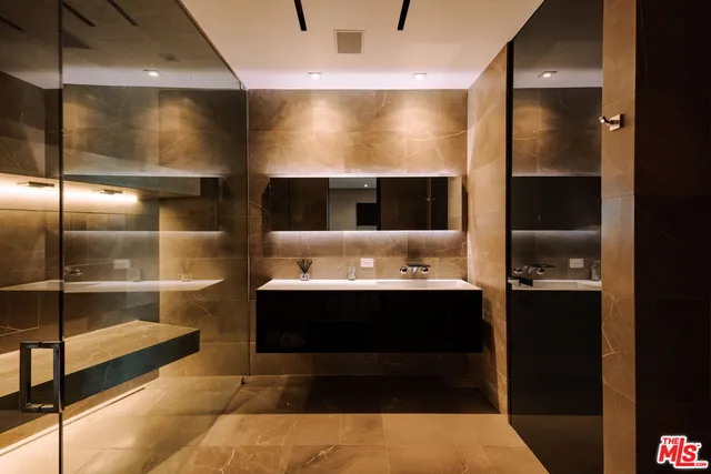 $34,990,000 | 9199 Thrasher Avenue, Los Angeles, CA 90069