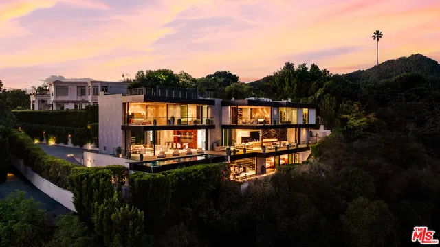 $34,990,000 | 9199 Thrasher Avenue, Los Angeles, CA 90069