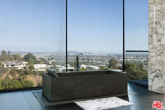 $34,990,000 | 9199 Thrasher Avenue, Los Angeles, CA 90069