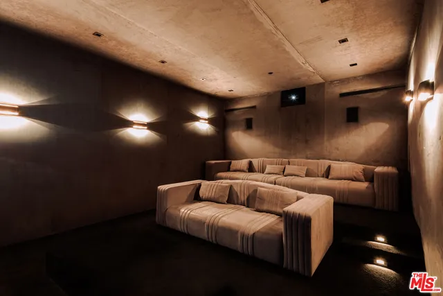 $34,990,000 | 9199 Thrasher Avenue, Los Angeles, CA 90069